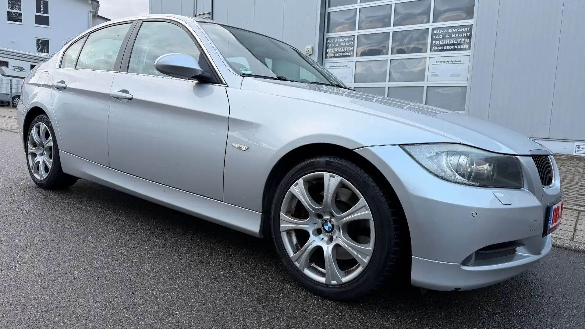 BMW 325 d AUTOMATIK TÜV,LEDER,NAVI,SCHIEBEDACH,AHK Argent - 2