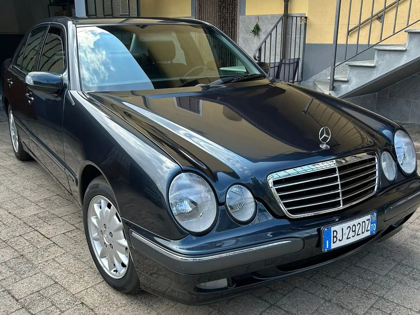 Mercedes-Benz E 200 Classe E - W210 Berlina k Elegance FL Niebieski - 2