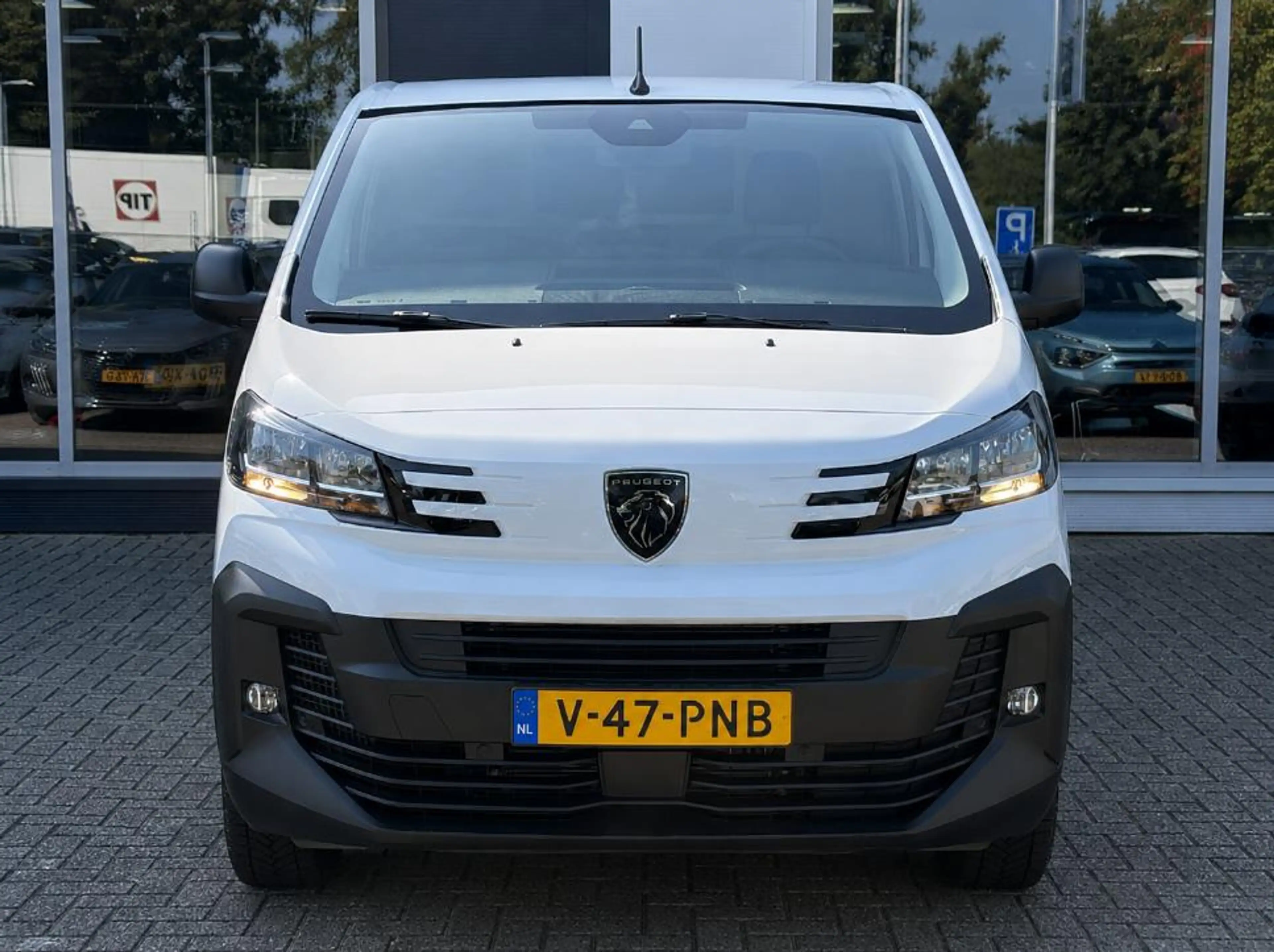 Peugeot Expert GB L2 2.0 BlueHDi 145pk EAT8 Automaat | Navigatie — photo 7