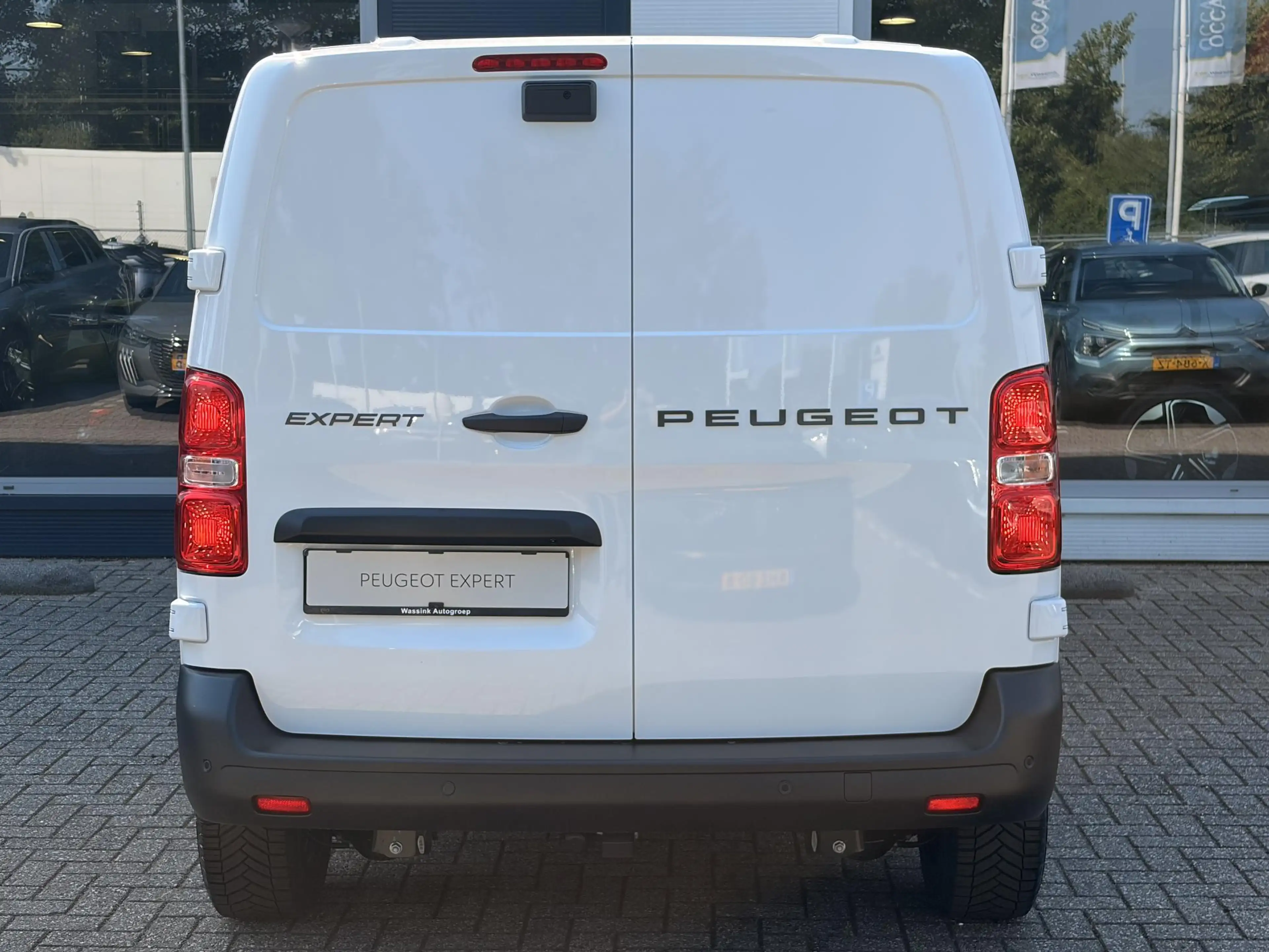 Peugeot Expert GB L2 2.0 BlueHDi 145pk EAT8 Automaat | Navigatie — photo 8