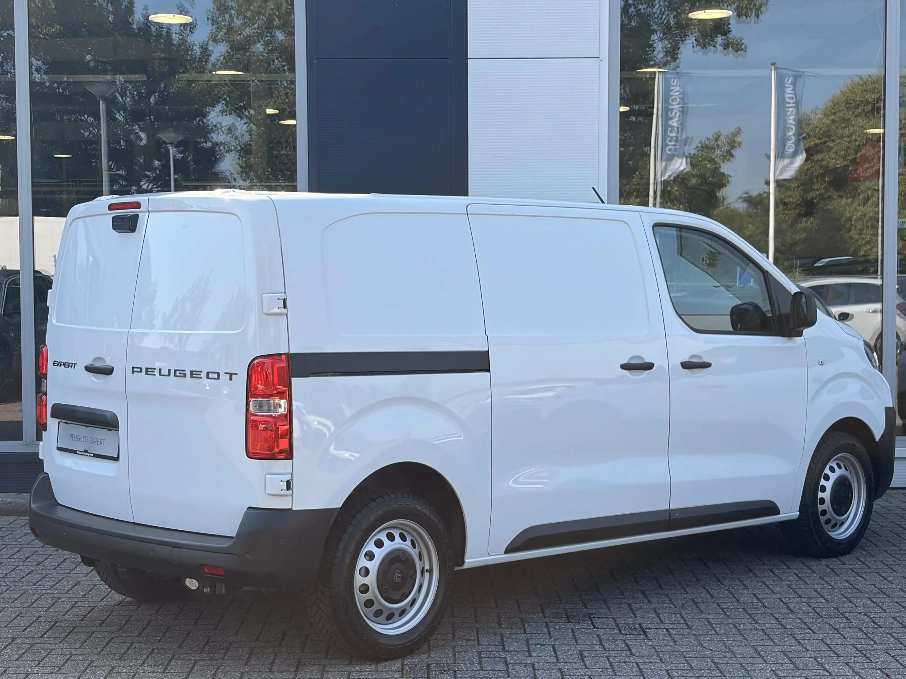 Peugeot Expert GB L2 2.0 BlueHDi 145pk EAT8 Automaat | Navigatie — photo 5