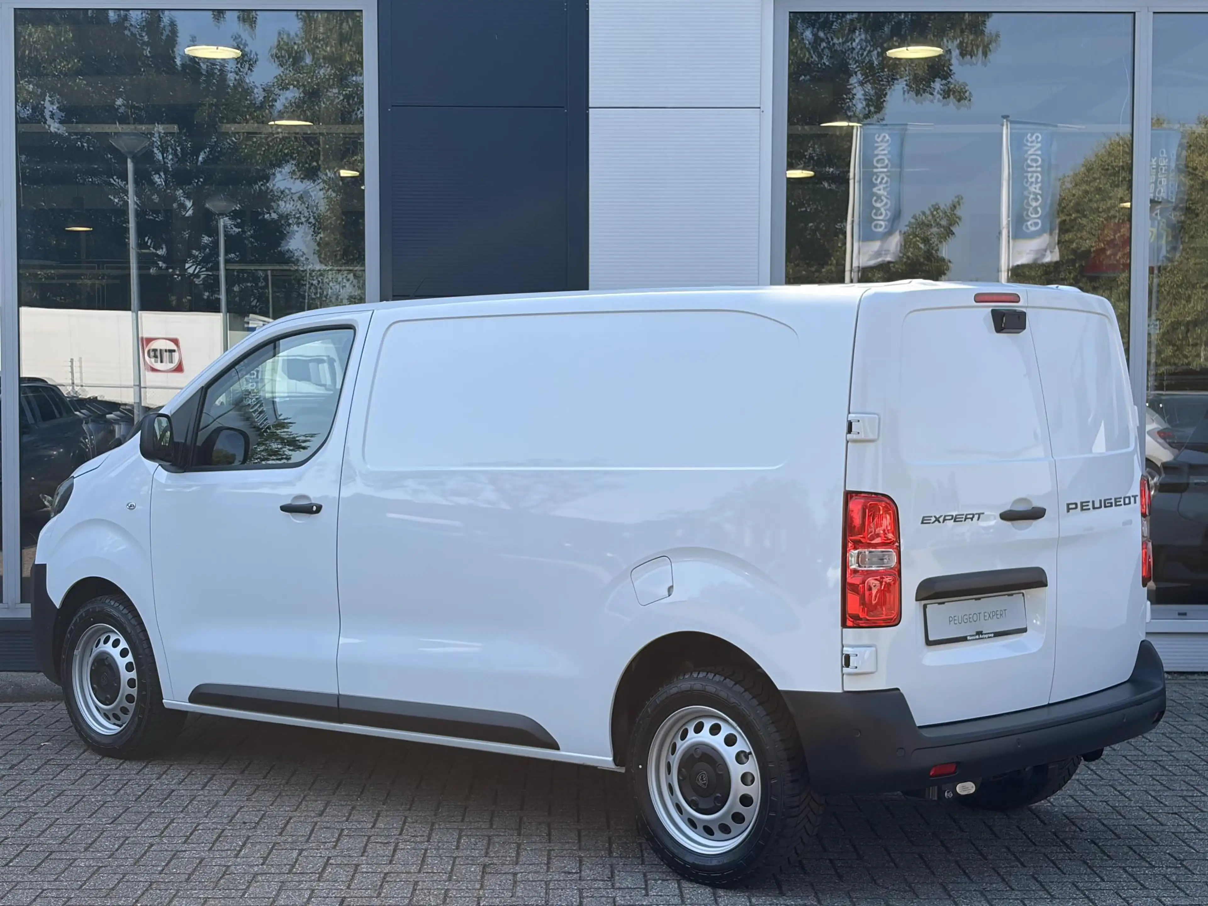 Peugeot Expert GB L2 2.0 BlueHDi 145pk EAT8 Automaat | Navigatie — photo 6