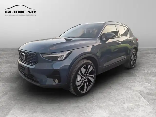 Volvo XC40 N1 B3 Ultra Dark auto
