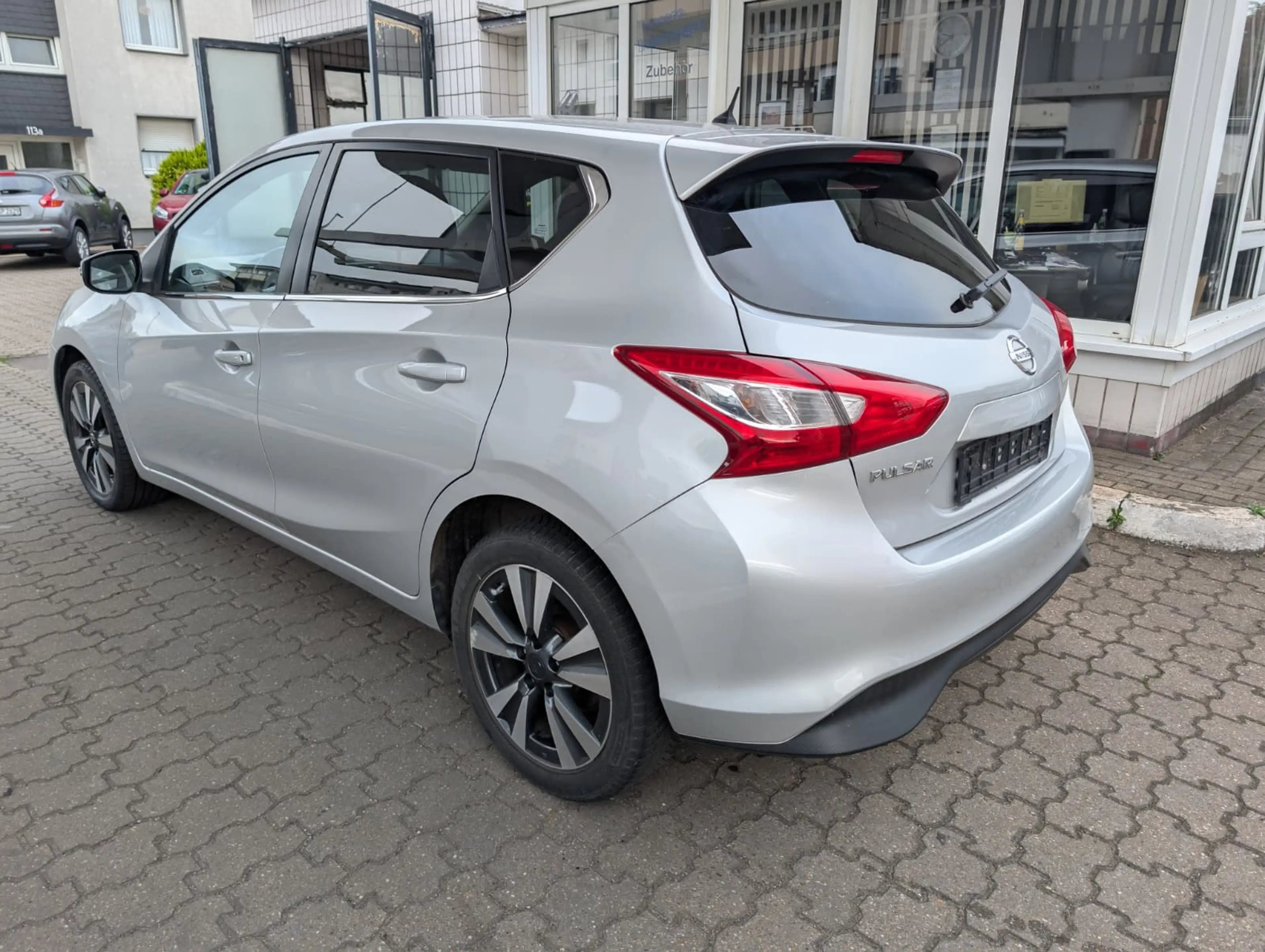 Nissan Pulsar Acenta Wenig Kilometer , Tempomat & Navi — photo 6