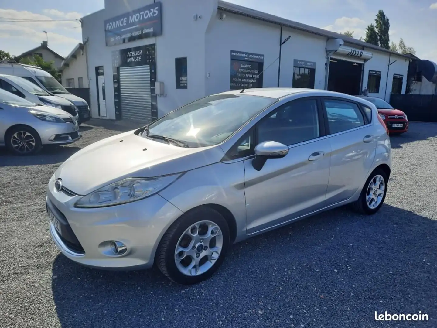 Ford Fiesta Titanium 148000KMS TRES BON ETAT KIT DISTRIBUTION  Grau - 1