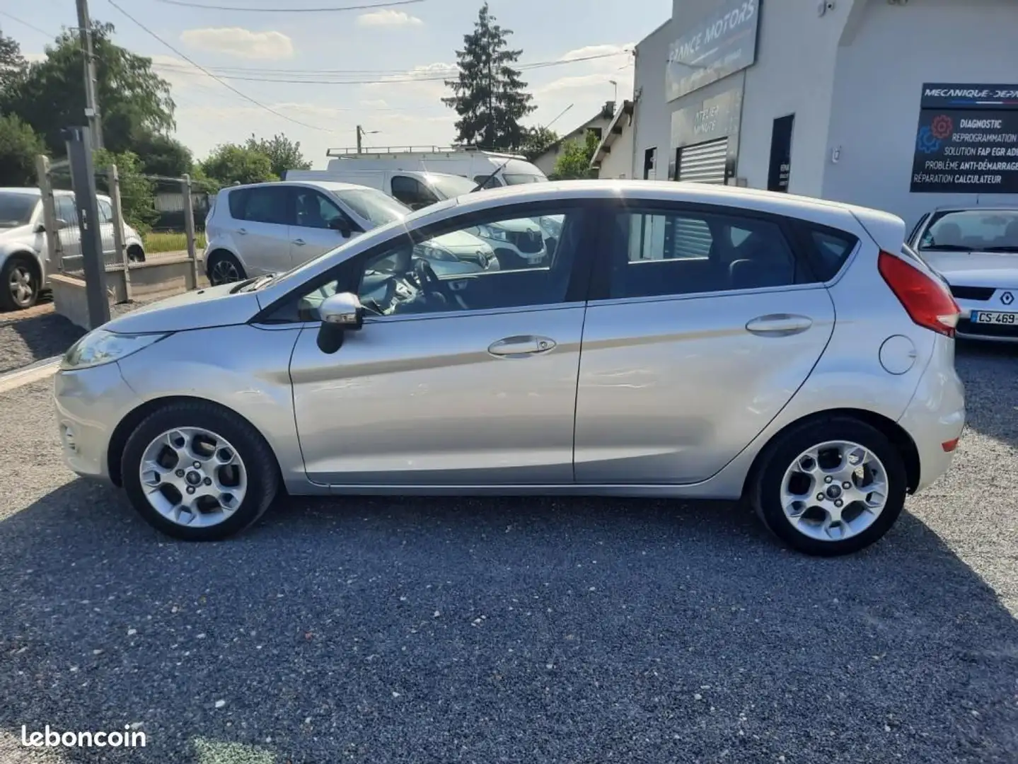 Ford Fiesta Titanium 148000KMS TRES BON ETAT KIT DISTRIBUTION  Grau - 2
