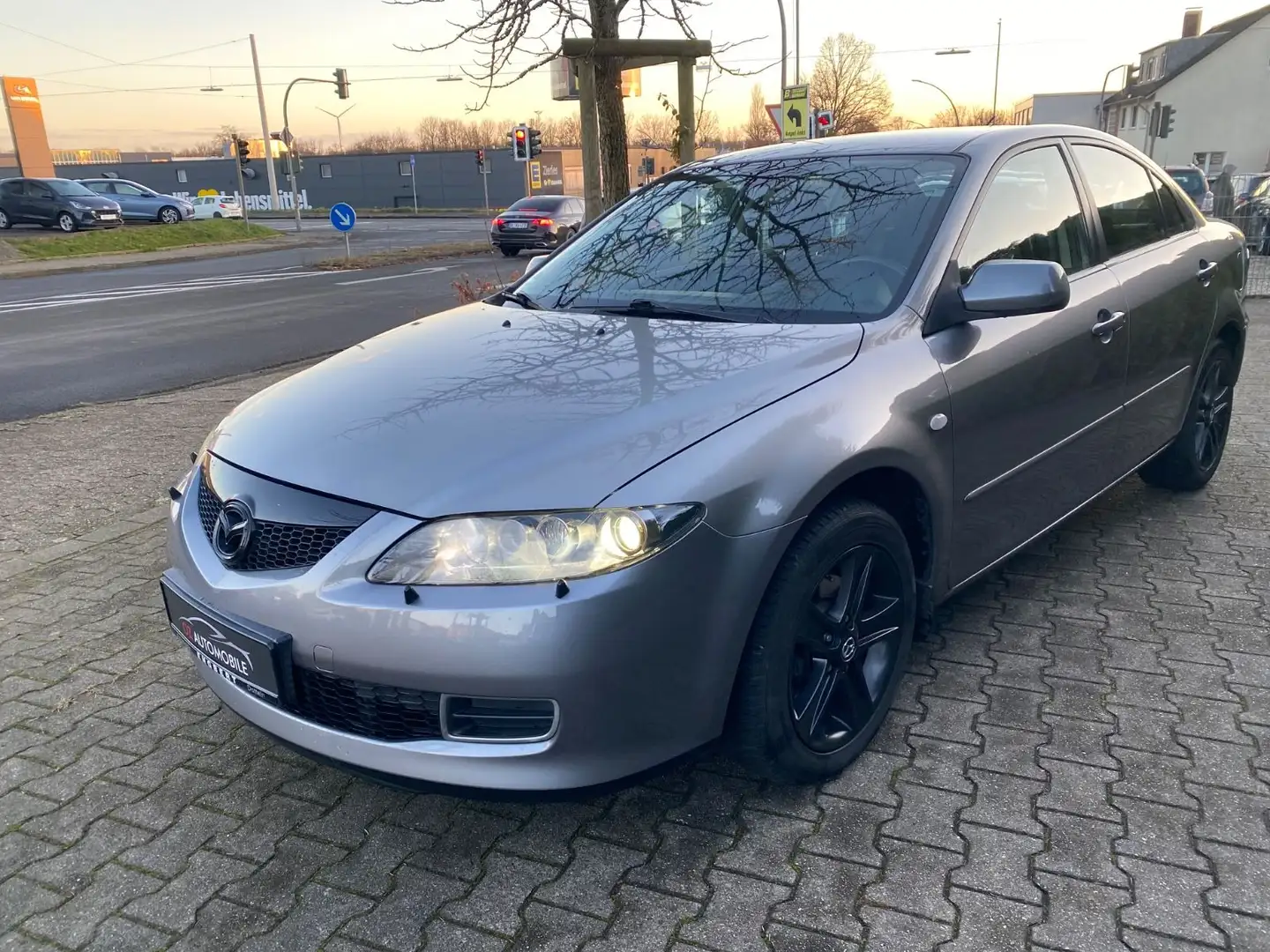 Mazda 6 2.0 Exclusive Sport Xenon//Klimaaut.//Shz// Grau - 2