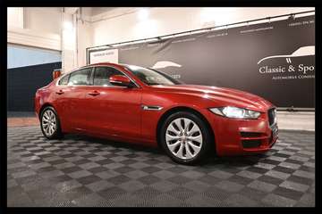 XE 2.0 D EURO 6b / AUTO / CAMERA / LEDS / GPS NAVIGATION / CARNET JAGUAR !!
