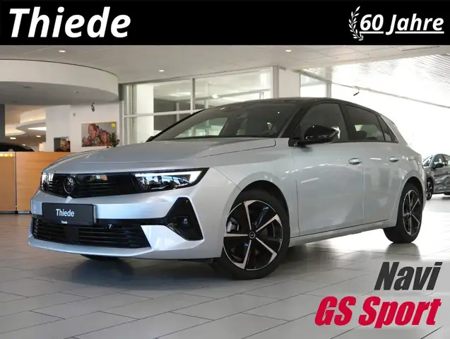 Opel Astra main image