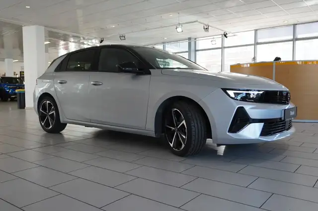 Opel Astra view 7