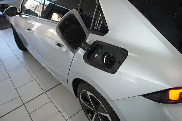 Opel Astra view 15