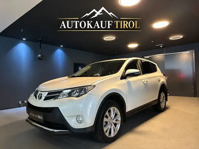 Toyota Autres Toyota 2.2 D-4D Elegance 4WD Automatik |