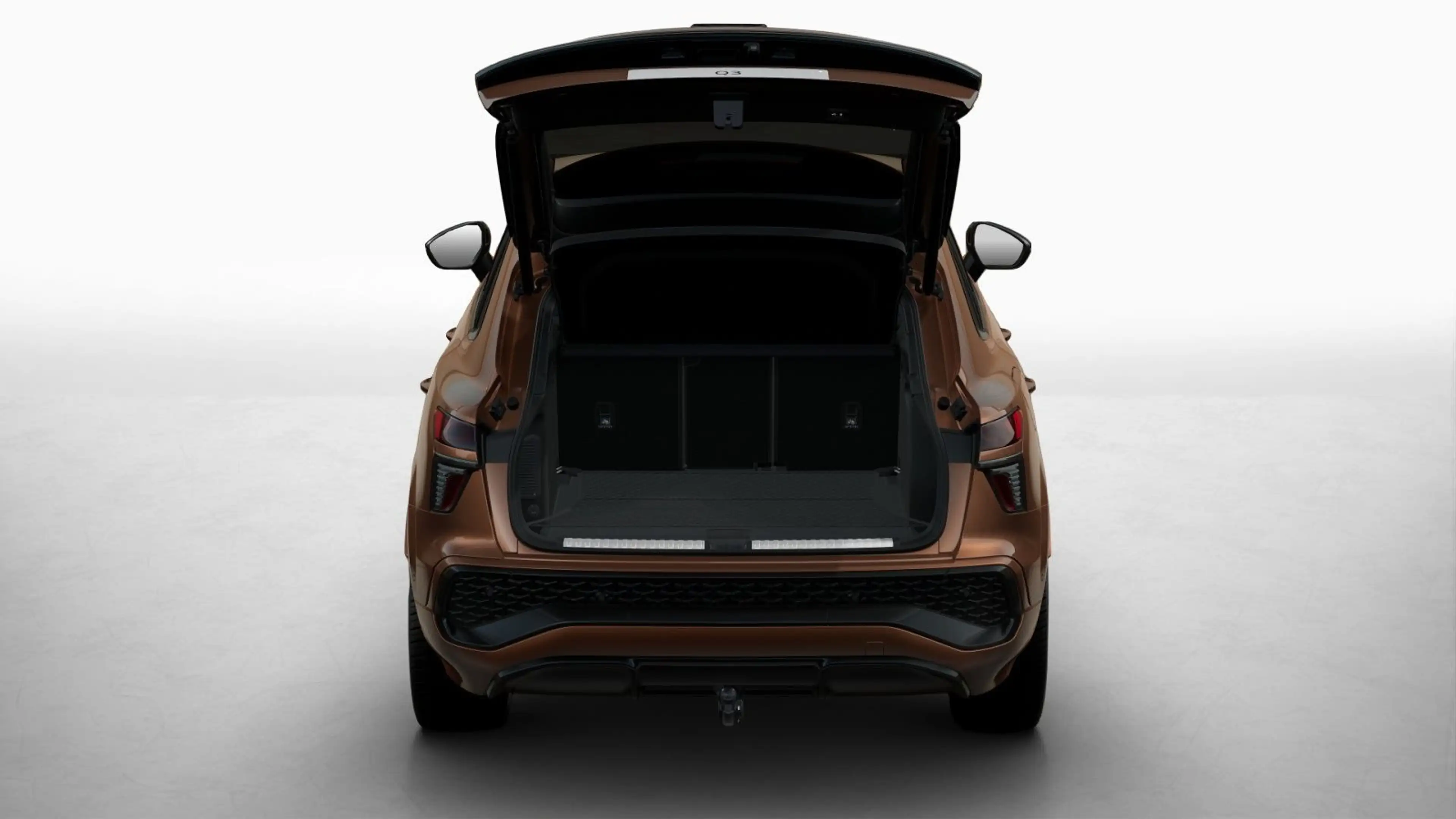 Audi Q3 e-hybrid 200 kW S tronic *AHK*PANO* — photo 8