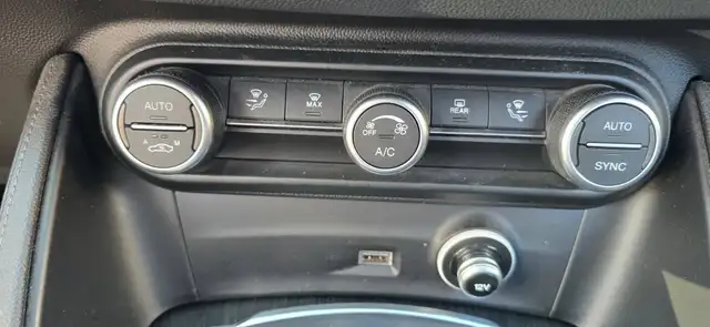Alfa Romeo Stelvio view 21