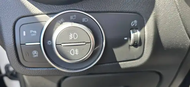 Alfa Romeo Stelvio view 17
