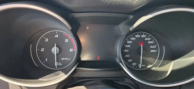 Alfa Romeo Stelvio view 8