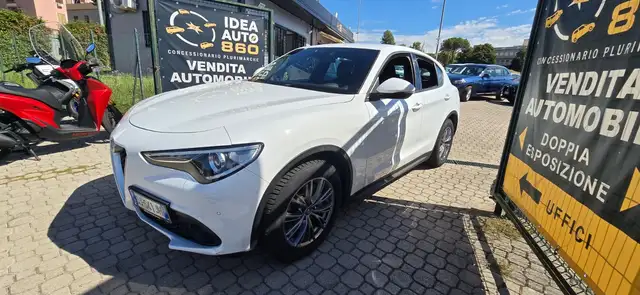 Alfa Romeo Stelvio view 3