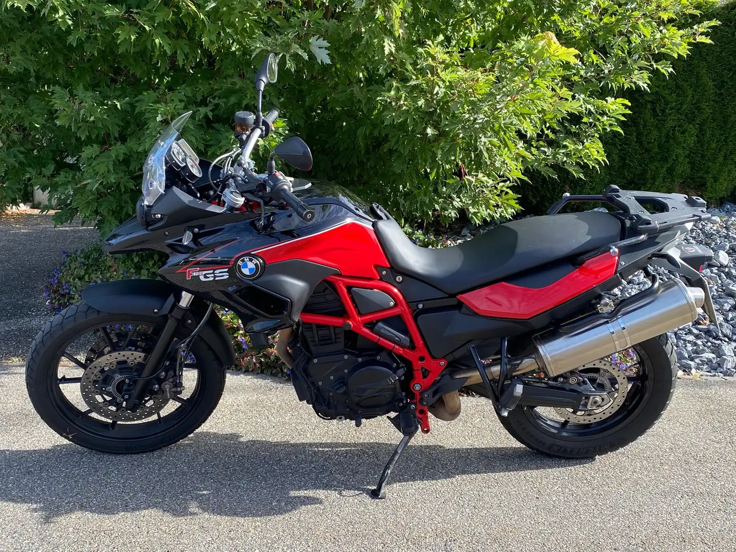 BMW F 700 GS Zuverlässige und gepflegte Reiseenduro Rojo - 2