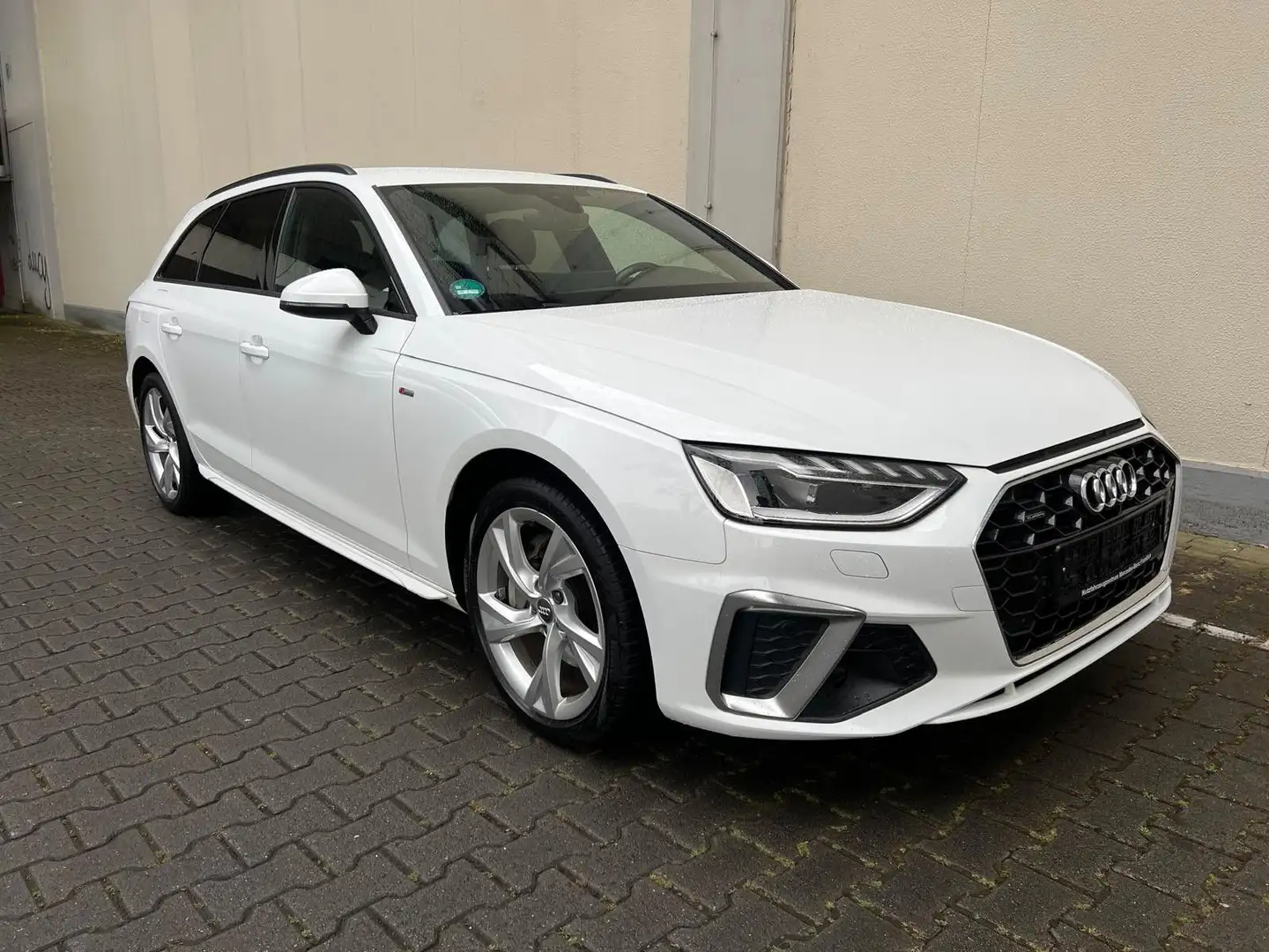 Audi A4 Avant 40 TFSI quattro S line*ACC*MMI Plus Weiß - 2