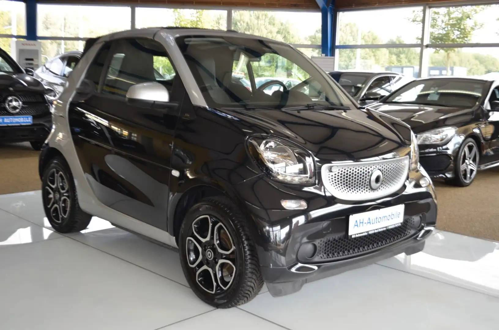 smart forTwo fortwo Cabrio Basis AUTOMATIK / NAVI Silber - 2