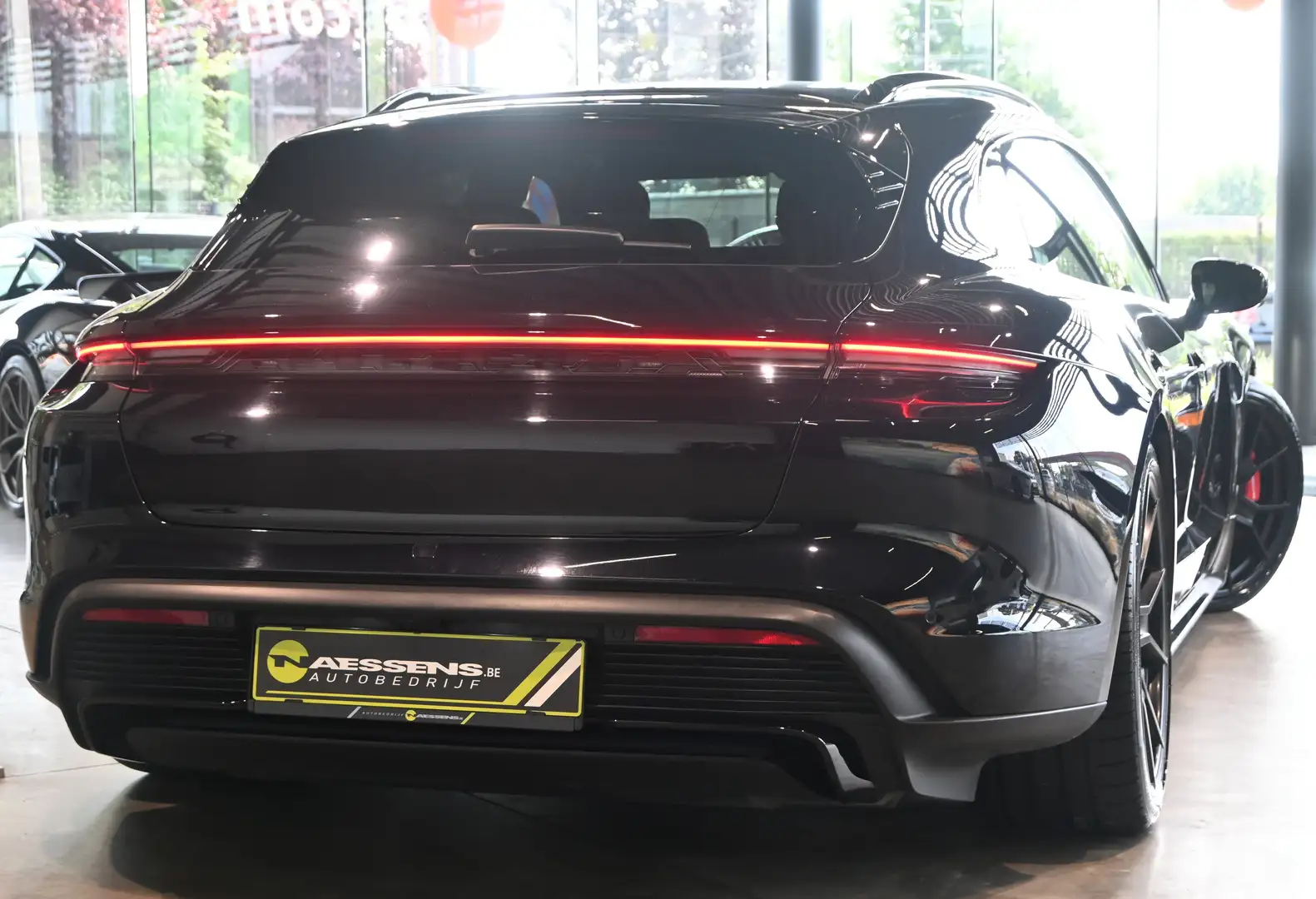 Porsche Taycan GTS Sport Turismo*360°/PANO/BOSE/18-WAY/CHRONO* Negro - 2
