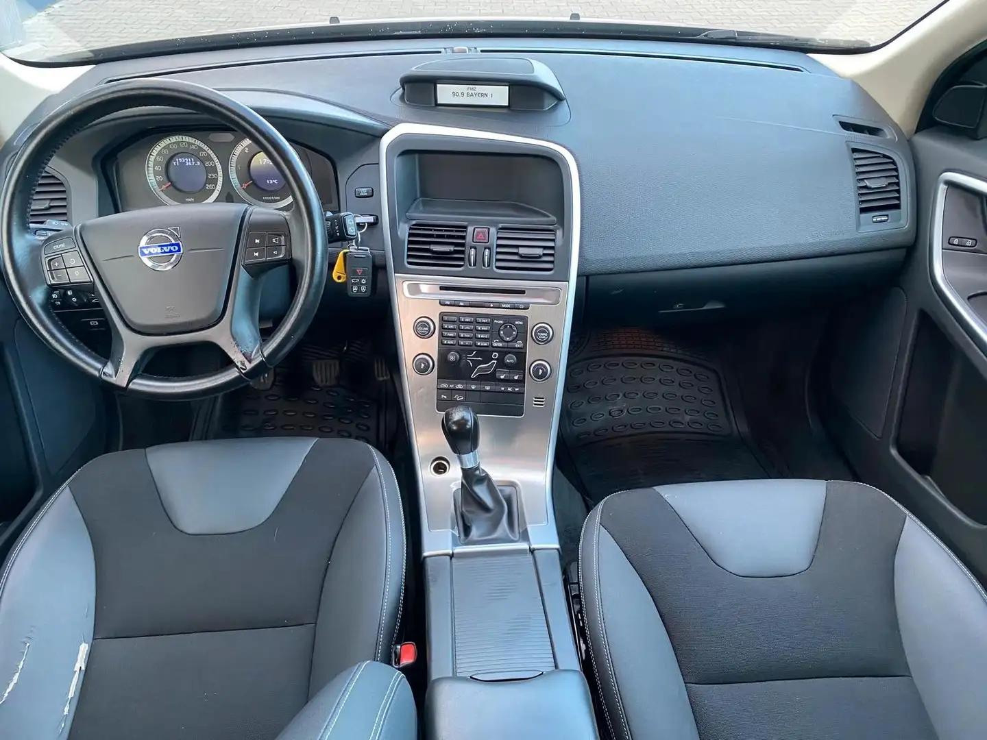 Volvo XC60 XC60 Kinetic AWD Brun - 2