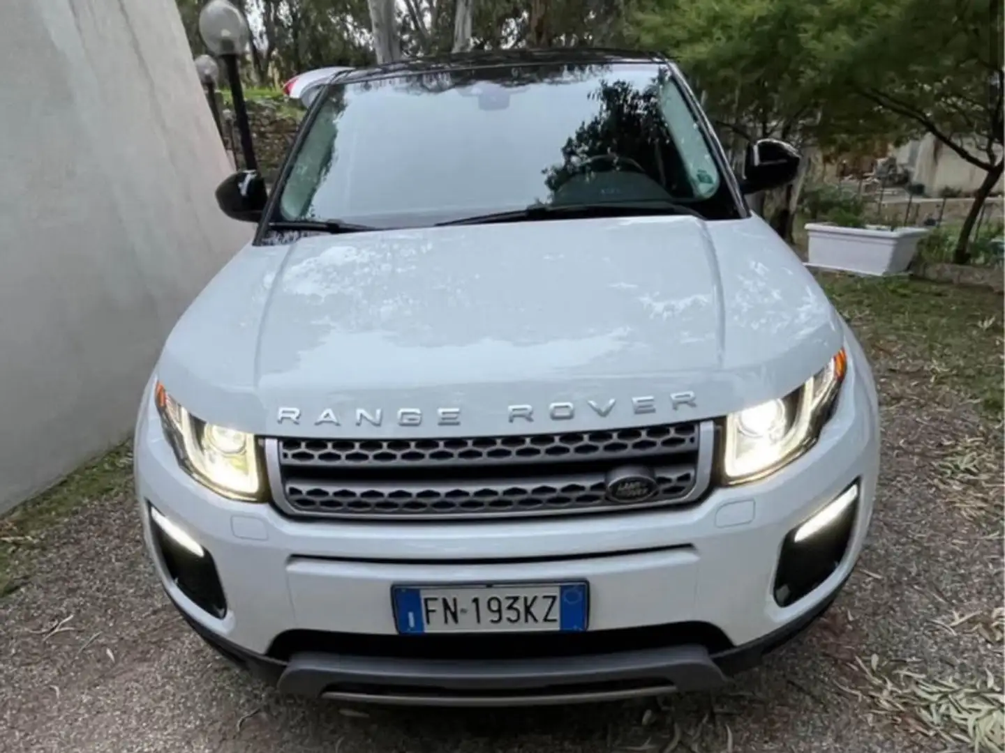 Land Rover Range Rover Evoque 2.0 Tdi SE 150 cv Cambio automatico 9 rapporti Bianco - 1