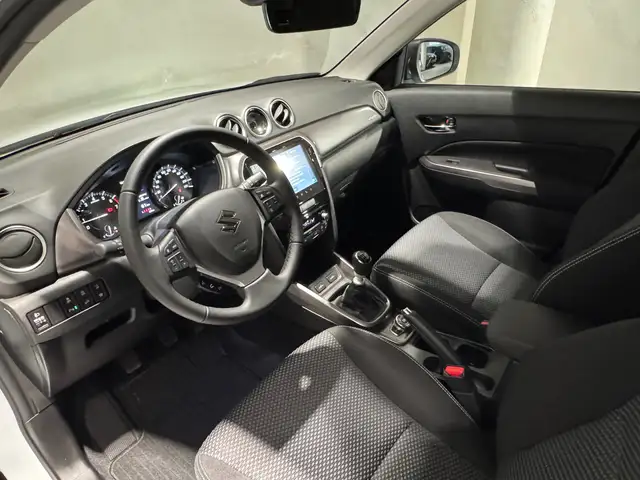 Suzuki Vitara view 11