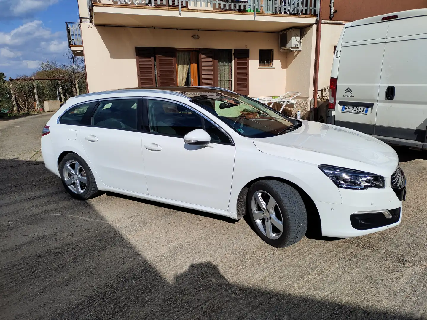 Peugeot 508 508 SW 1.6 e-hdi Business s Белый - 1