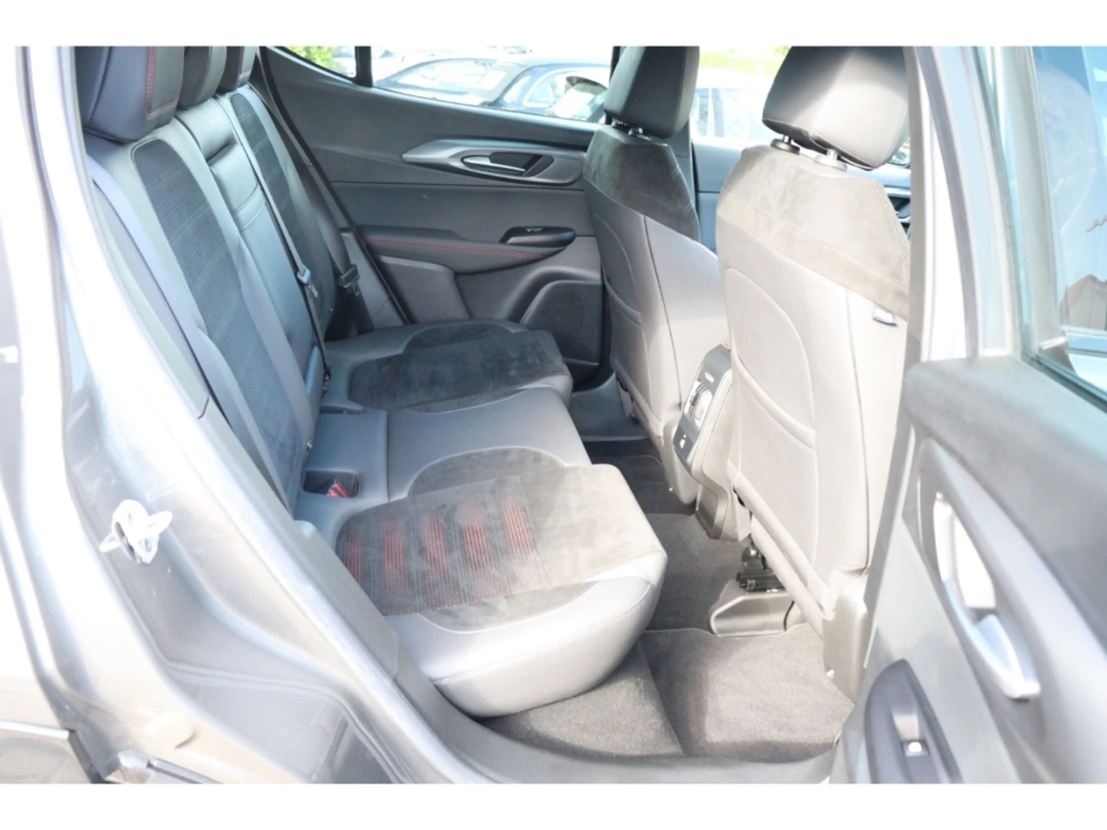 Alfa Romeo Tonale SPECIALE 1.5 VGT HYBRID 160PS NAVI WINTER KAMERA — photo 13