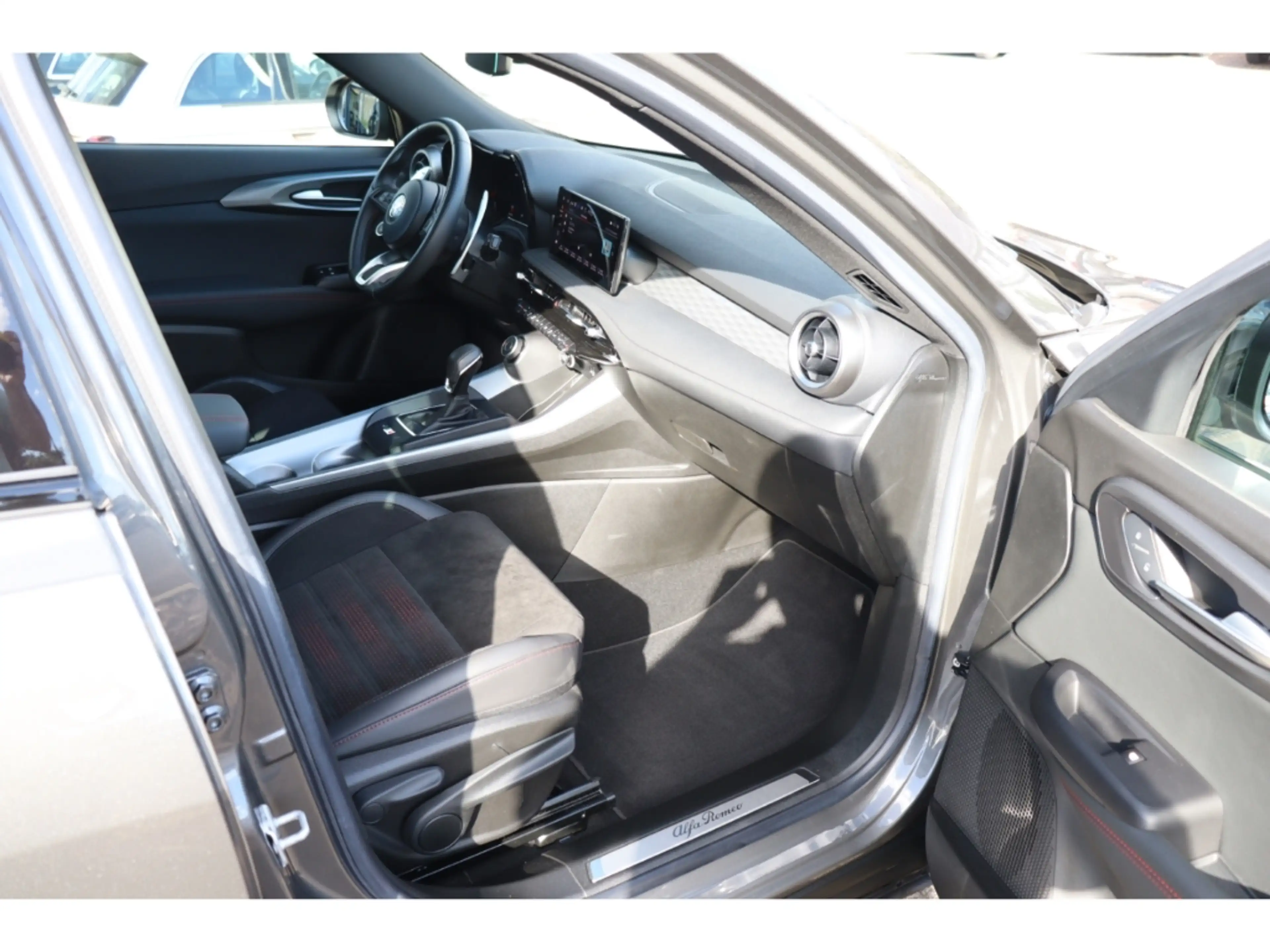 Alfa Romeo Tonale SPECIALE 1.5 VGT HYBRID 160PS NAVI WINTER KAMERA — photo 14