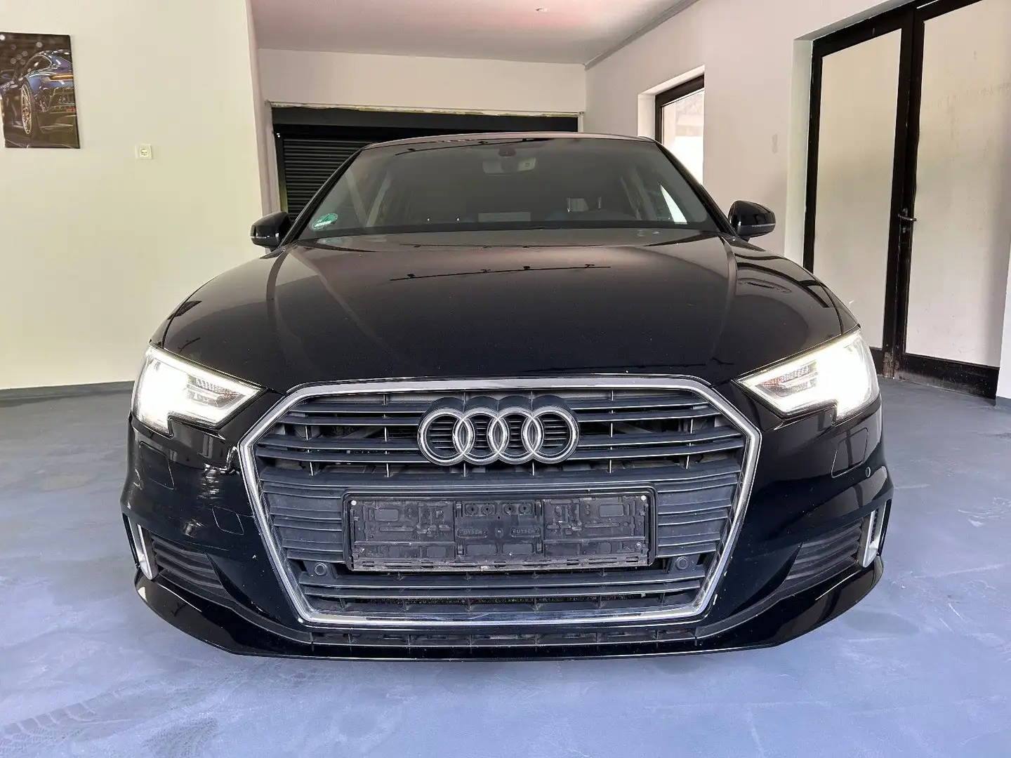 Audi A3 Sportback Automatik 2,0TDI S-Tronic Zwart - 2