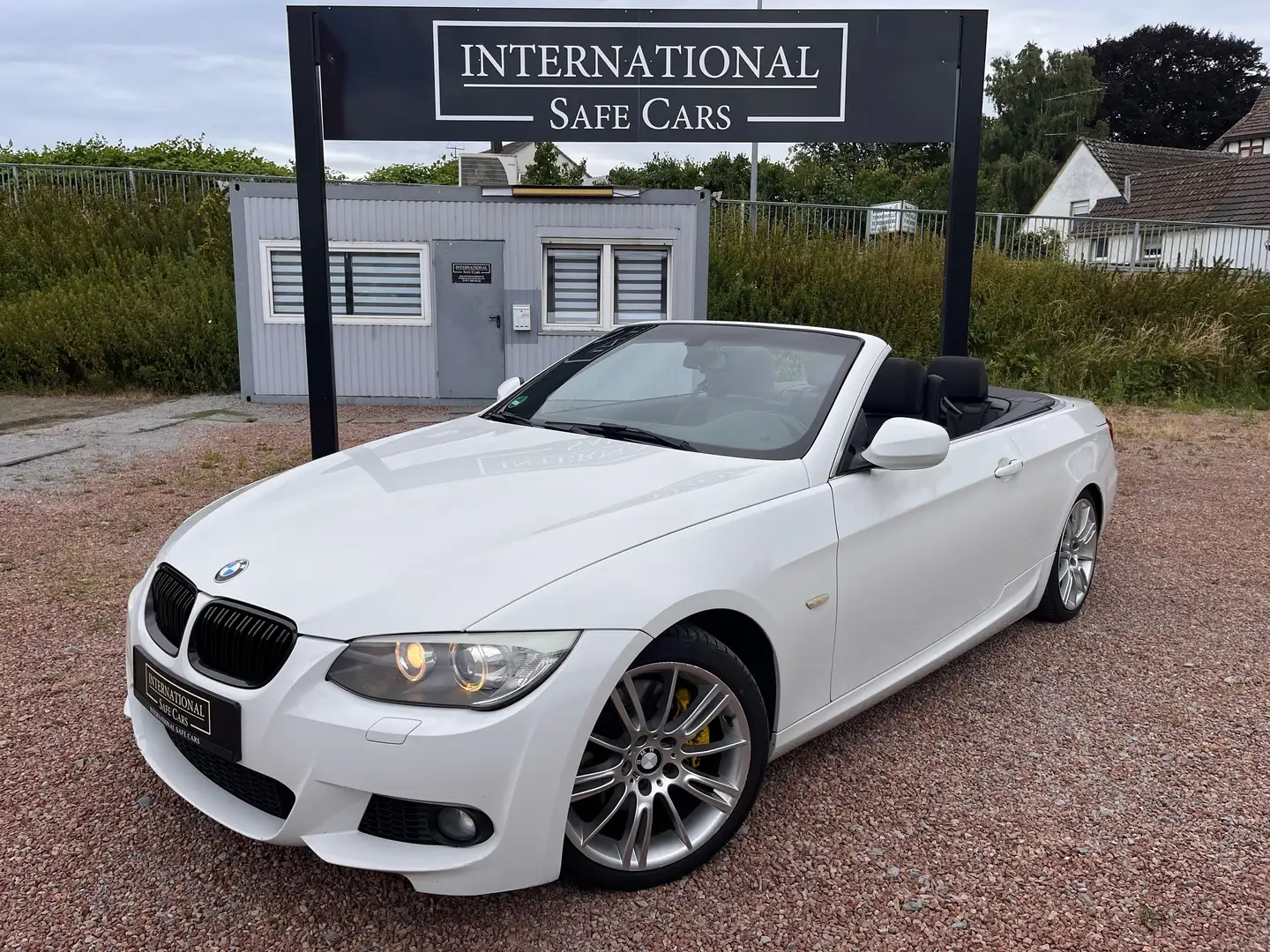 BMW 325 d Cabrio M Paket / Nachlackierungsfrei / Alcantara White - 1