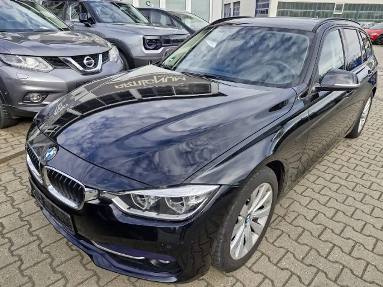 BMW 320 Touring 320 d Sport Line 8-fach ber. Navi AHK Bus 2018