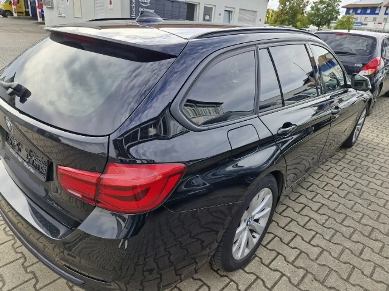 BMW 320 Touring 320 d Sport Line 8-fach ber. Navi AHK Bus — photo 3