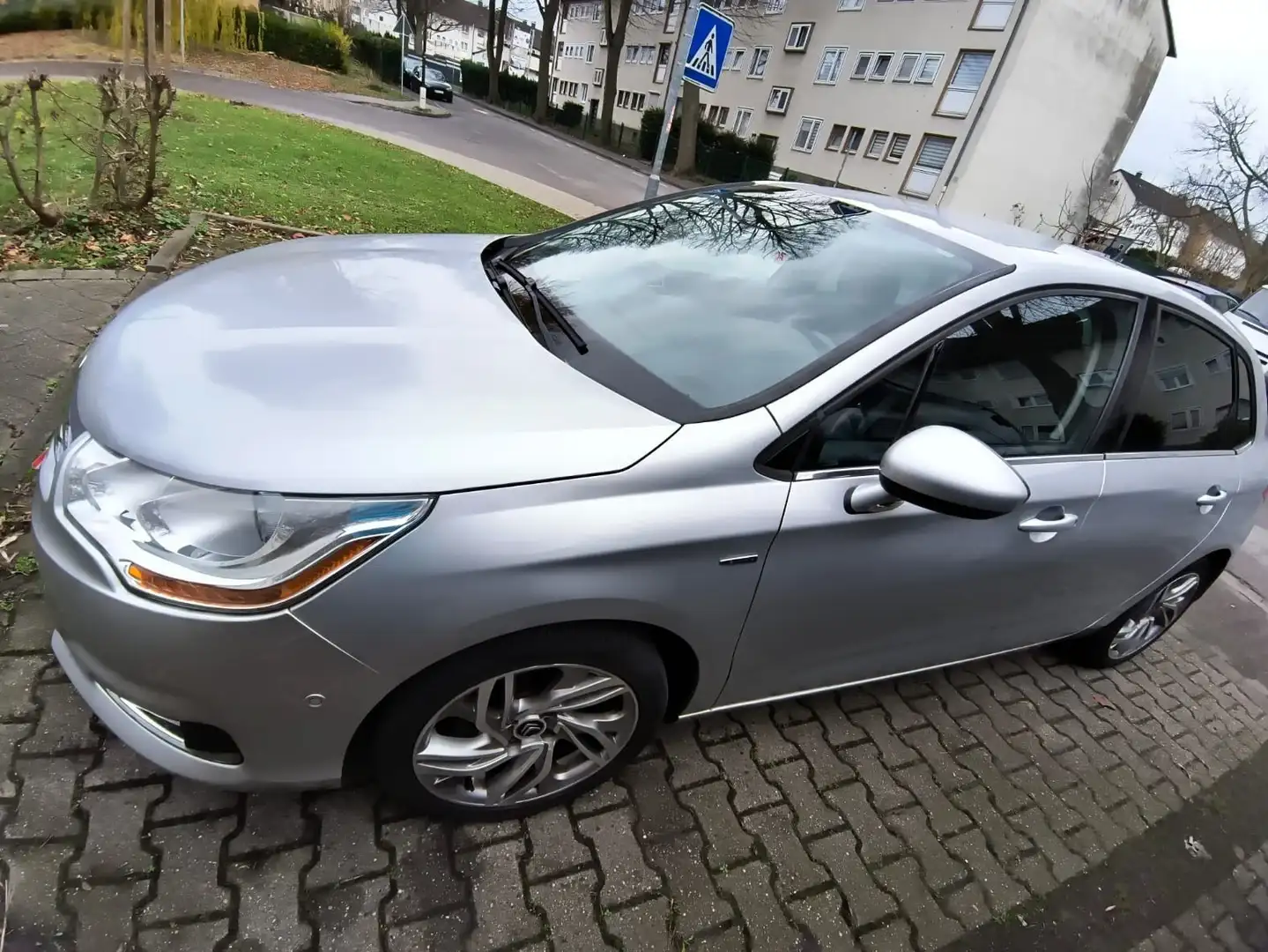 Citroen C4 Exclusive Grau - 1