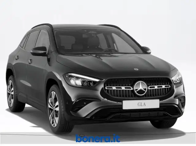 Mercedes-Benz Gla view 2
