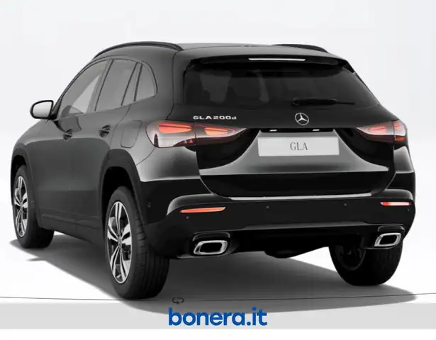 Mercedes-Benz Gla view 4