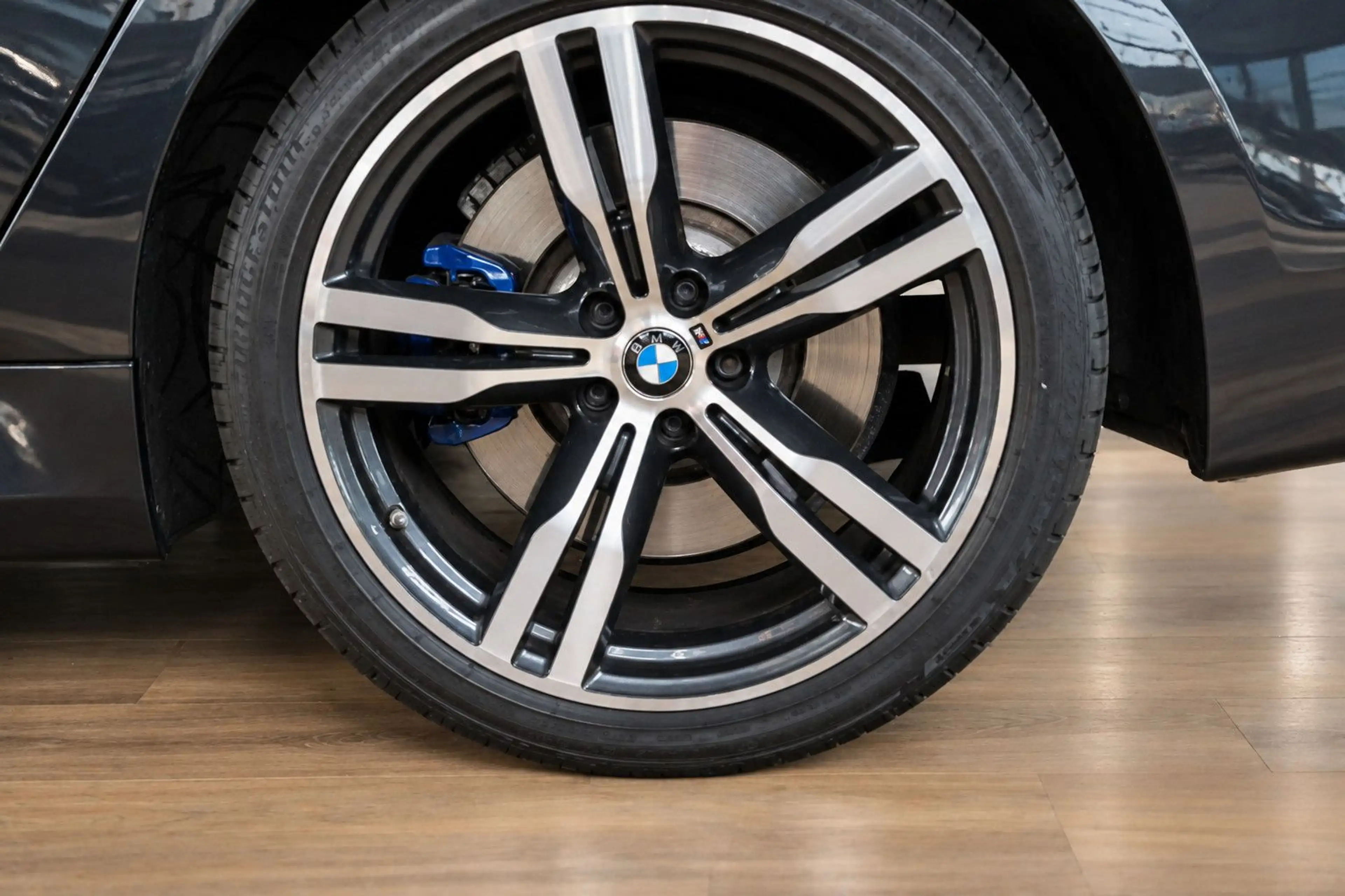 BMW 750 750 xDrive*M-Paket*S-Dach*Bowers&Wilkins*HUD — photo 11