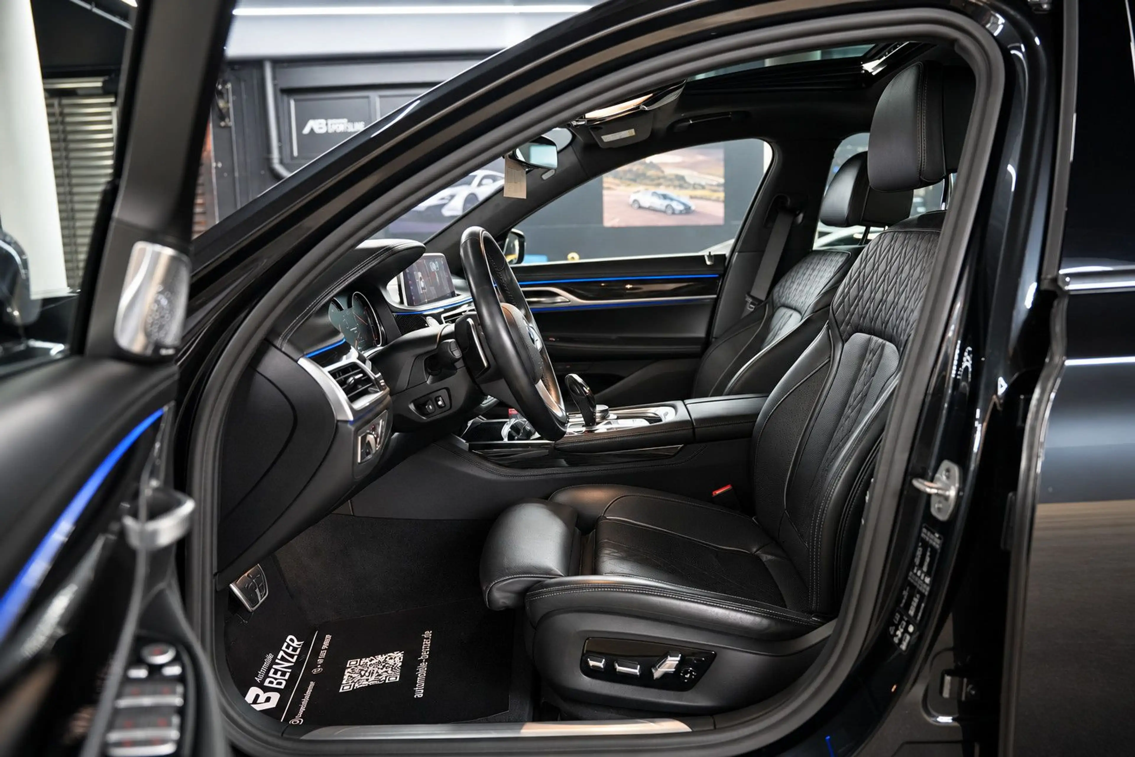 BMW 750 750 xDrive*M-Paket*S-Dach*Bowers&Wilkins*HUD — photo 15
