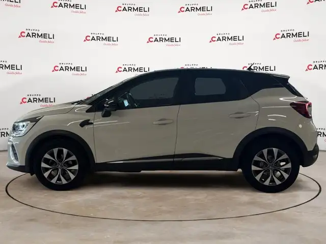 Renault Captur view 2