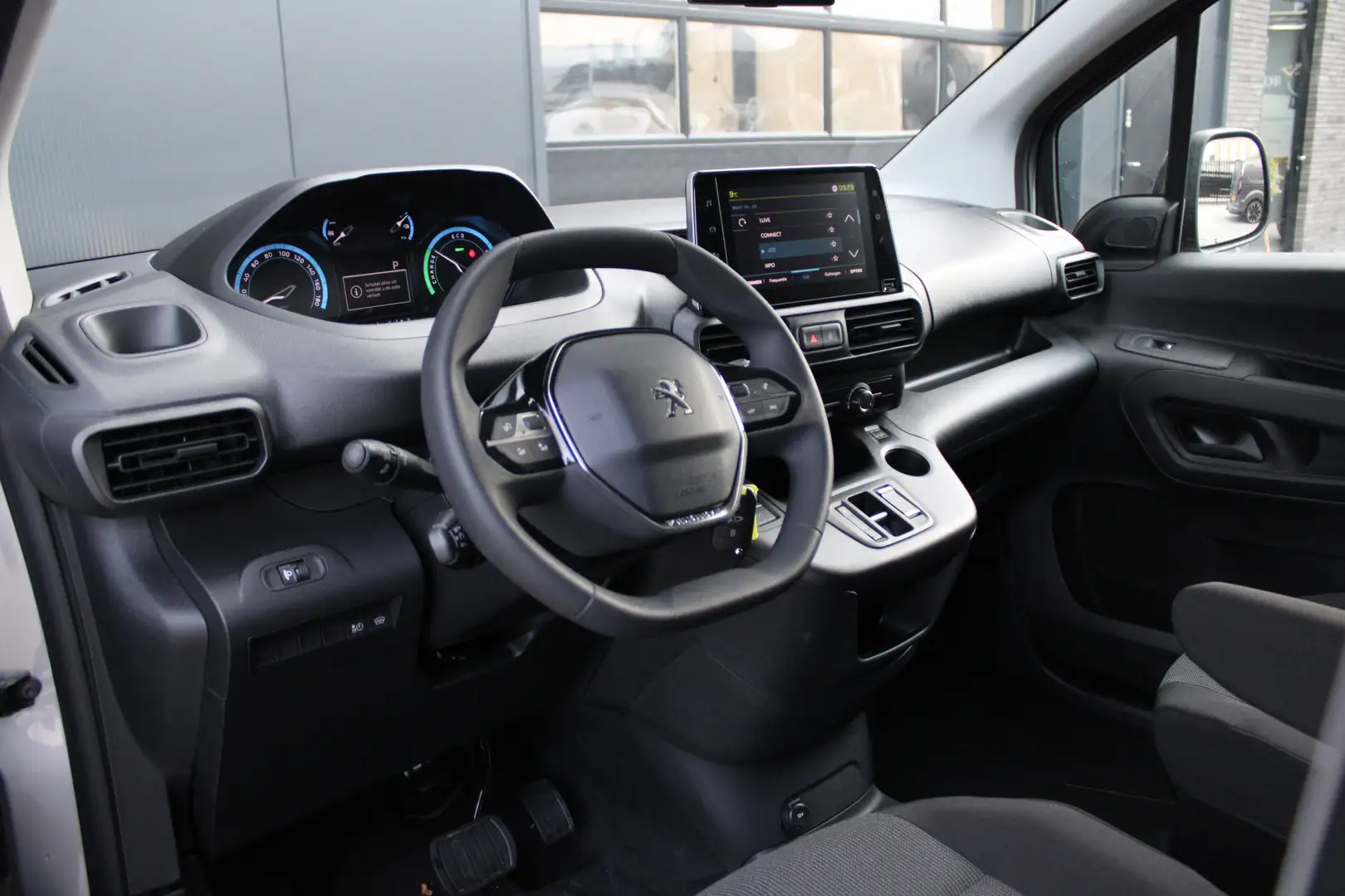 Peugeot Partner e-Partner 136 L1 50 kWh 136pk - Airco - Cruise - P Grijs - 2