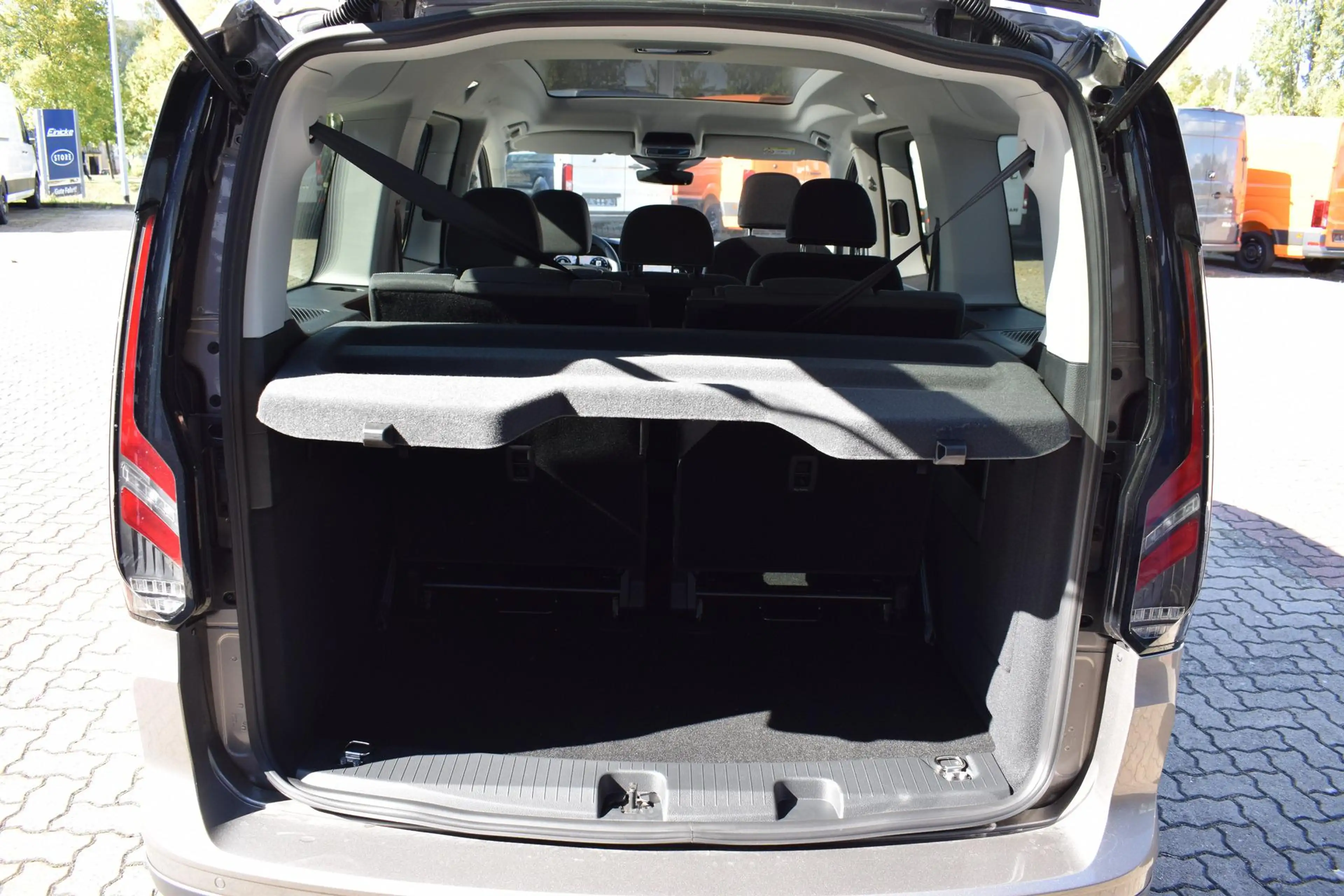 Ford Grand Tourneo Connect 2.0 Active 4x4 L2 LED Kamera — photo 13