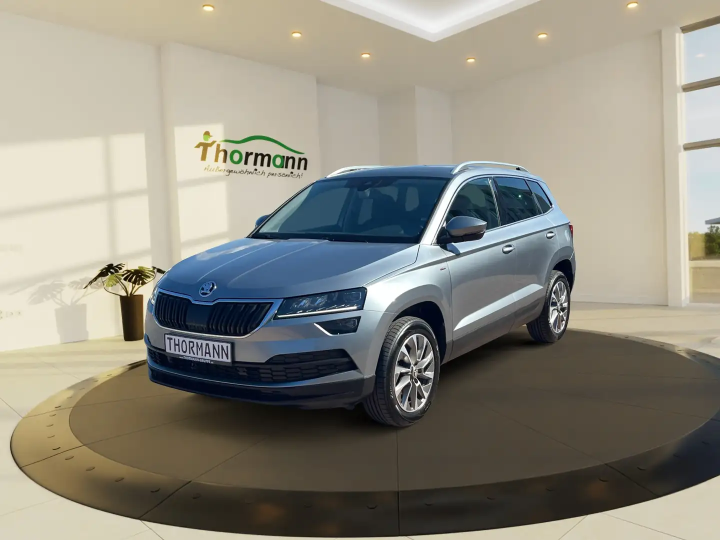 Skoda Karoq Clever 1.5 TSI ACT ACC 4xSHZ SpurH AHK LM Gris - 2