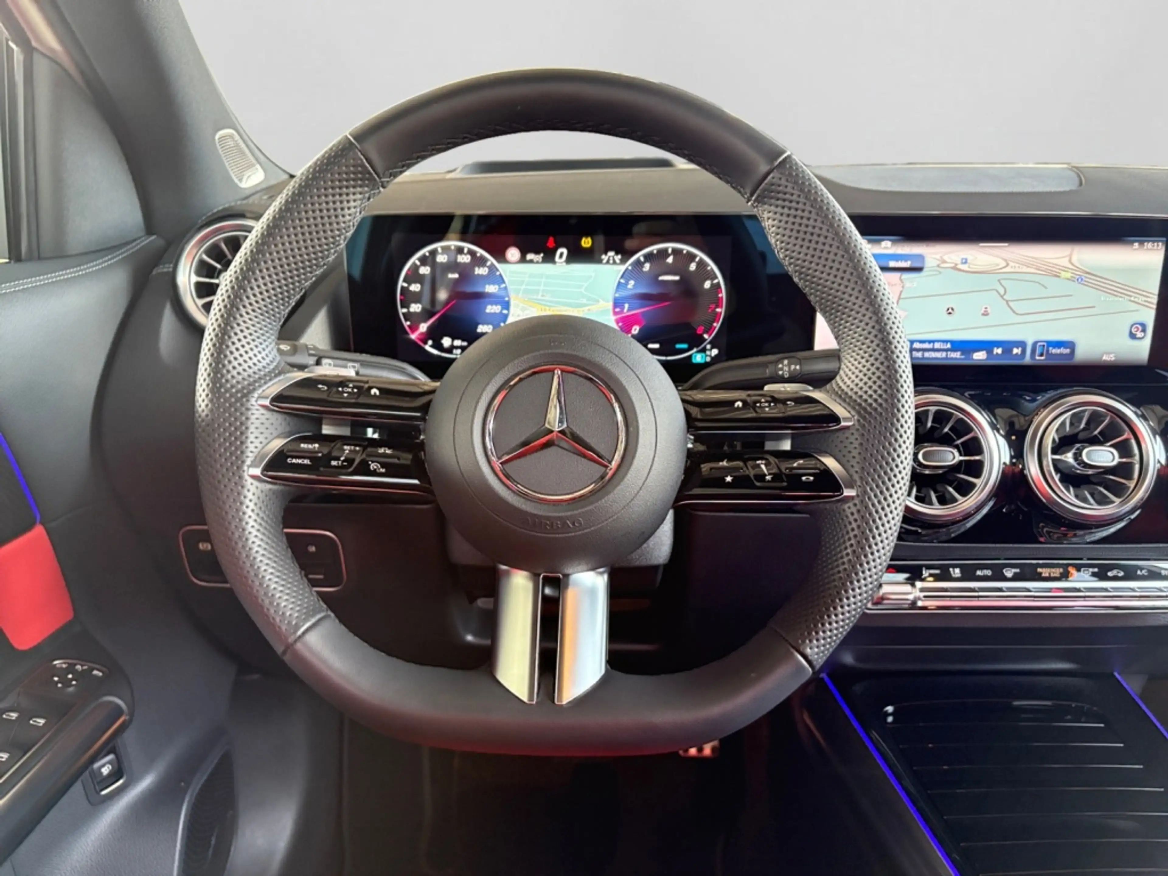Mercedes-Benz GLA 250 4MATIC AMG|BURM|NIGHT|AMBI|MBUX|SHZ|HUD — photo 13