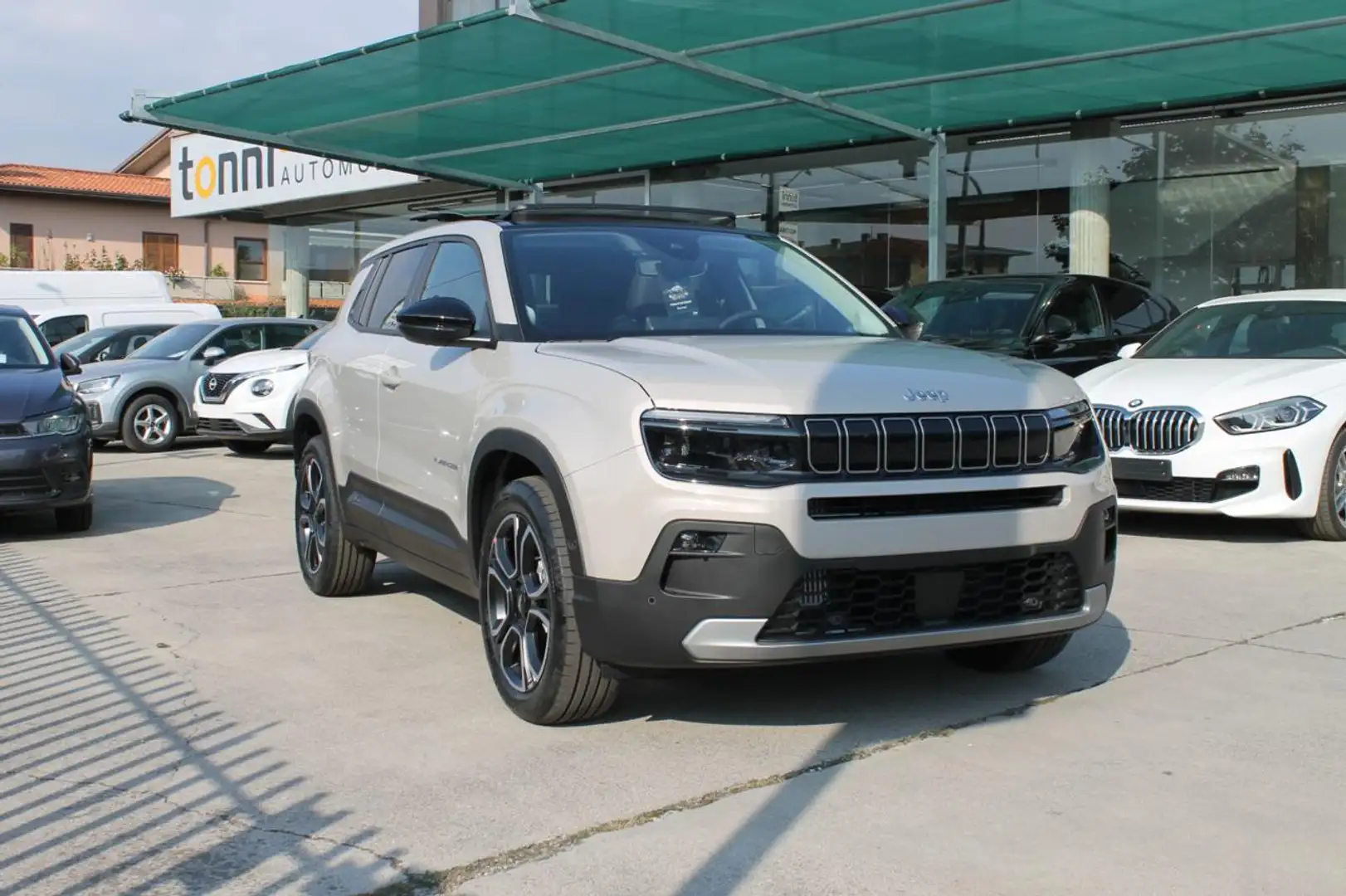 Jeep Avenger 1.2 Turbo 110cv MHEV Summit *TettoApribile* Grijs - 1