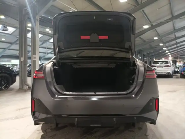BMW I5 view 6