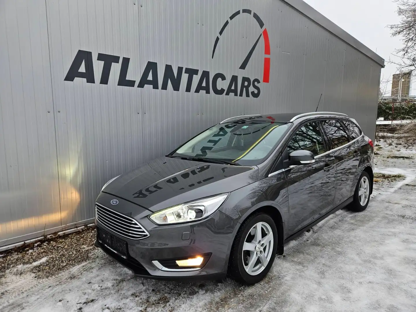 Ford Focus Focus Traveller 2,0 TDCi Titanium Titanium Grau - 1