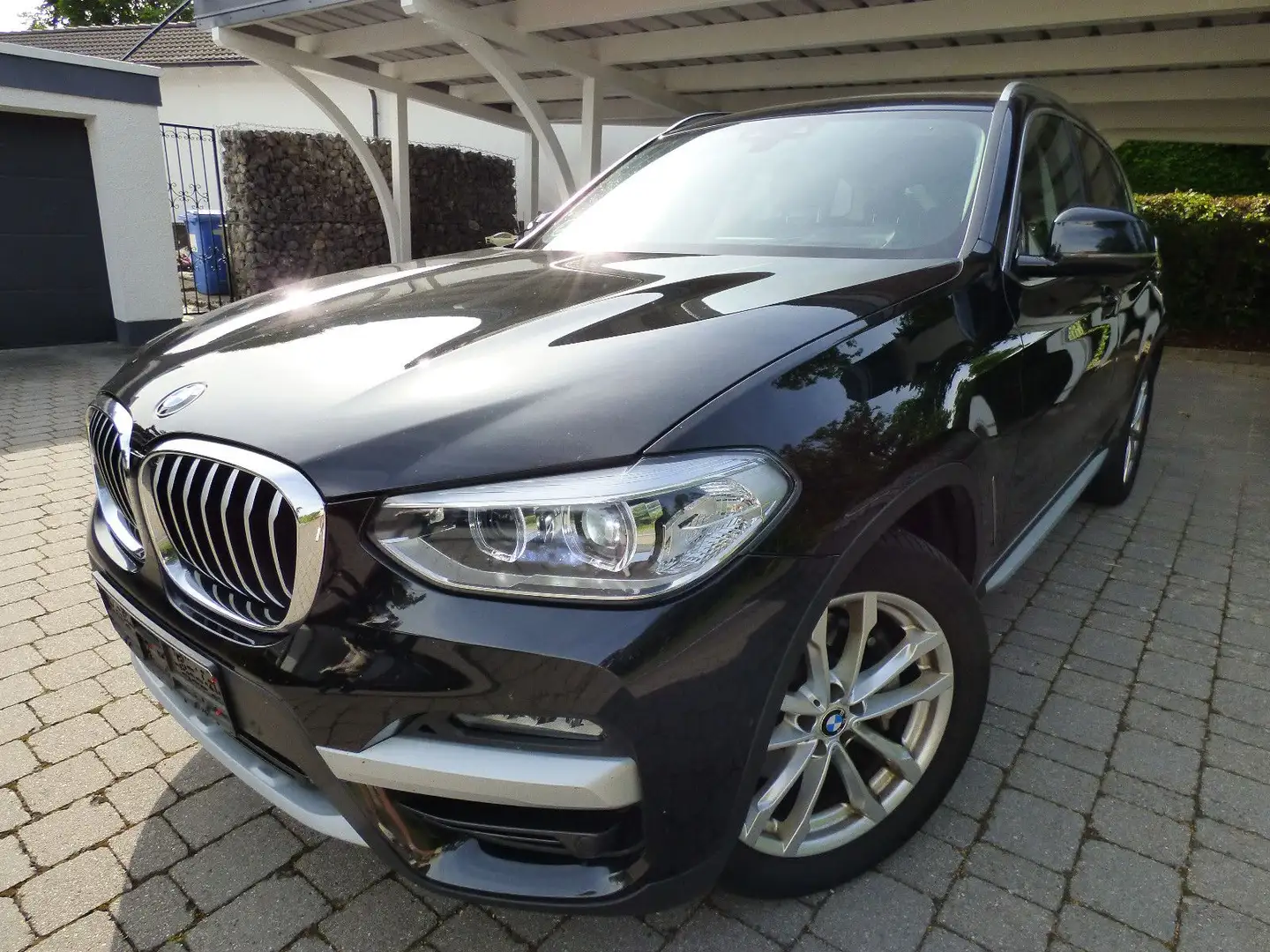 BMW X3 xDrive 30 d xLine*Pano*Sportsitze*AHK*HeadUp* Noir - 1