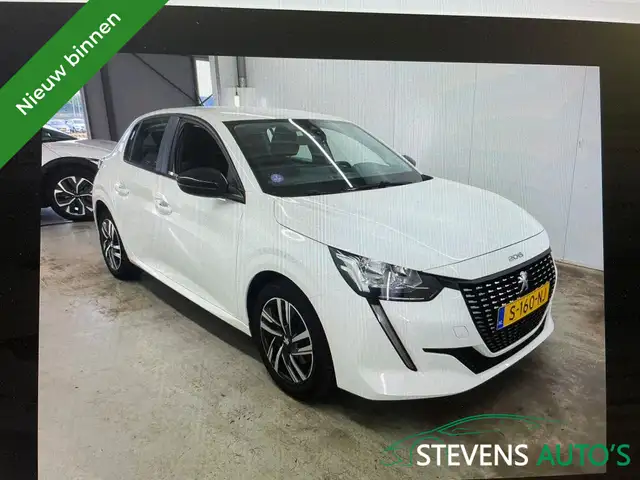 Peugeot 208 main image